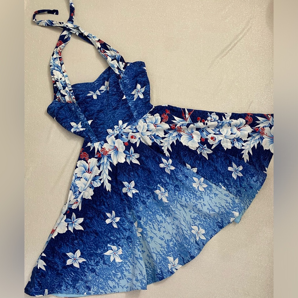SOLD Vintage 1950s Hawaiian dress